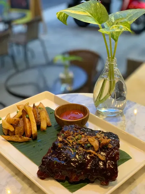 Machinery Coffee & Eatery at Legian - Seminyak