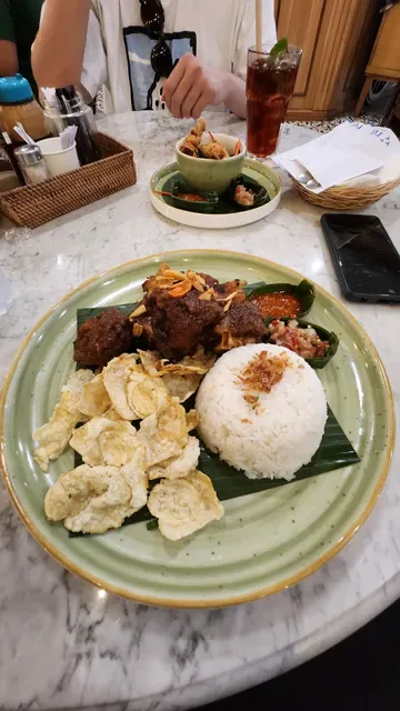 Made's Warung Domestic