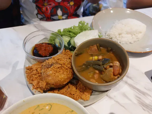 Made's Warung Domestic