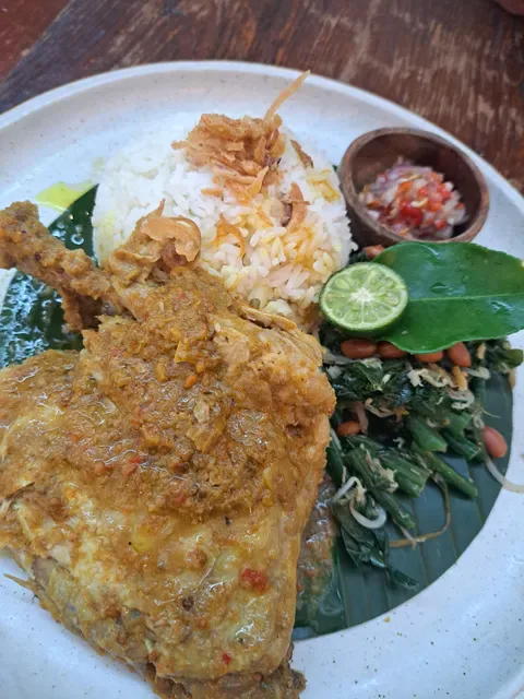 Made's Warung International Terminal