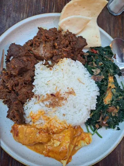 Made's Warung International Terminal