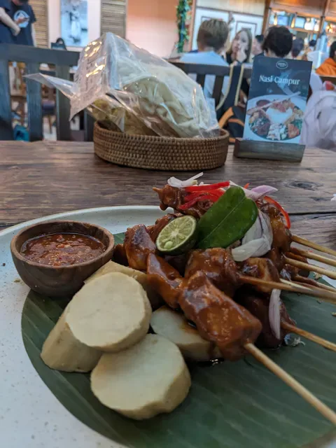 Made's Warung International Terminal