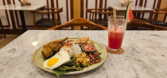 Made's Warung International Terminal