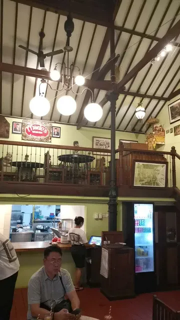 Made's Warung Kuta