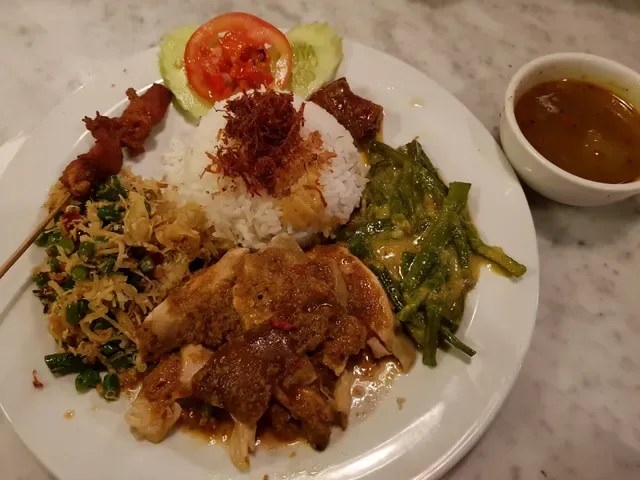 Made's Warung Kuta