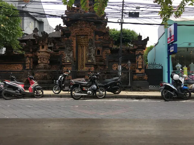 Made's Warung Kuta