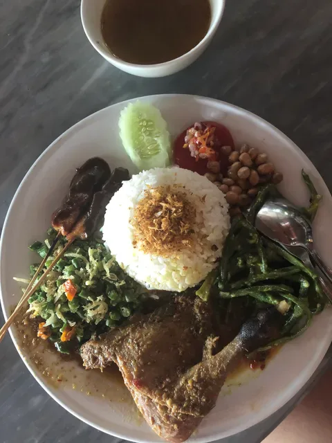 Made's Warung Kuta
