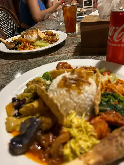 Made's Warung Seminyak
