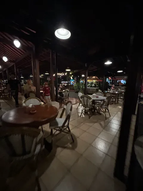 Made's Warung Seminyak