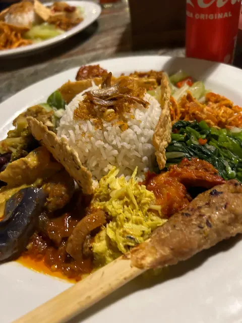 Made's Warung Seminyak