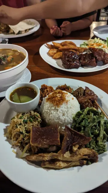 Made's Warung Seminyak