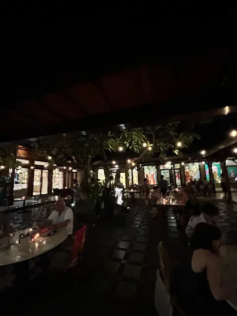 Made's Warung Seminyak