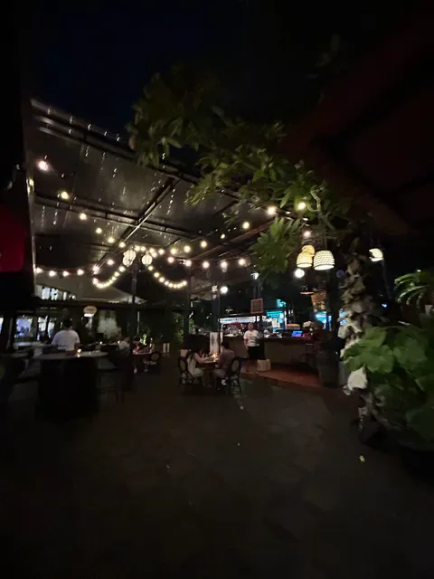 Made's Warung Seminyak