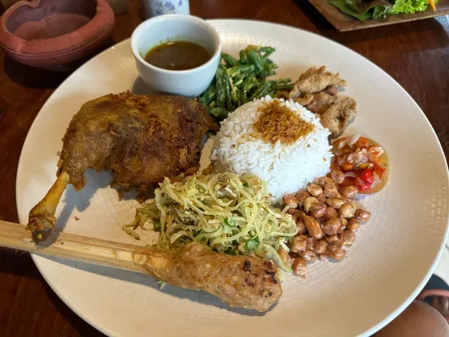 Made's Warung Seminyak