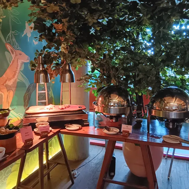 MEJA Restaurant & Bar