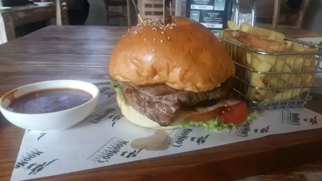 Moo Moo's Steakhouse Bar & Grill