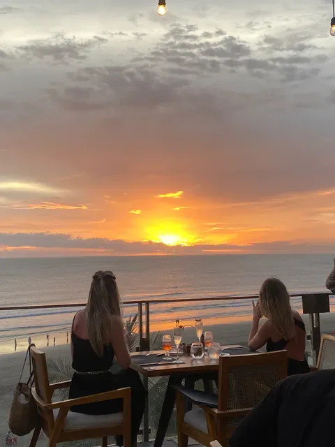 MOONLITE KITCHEN & BAR