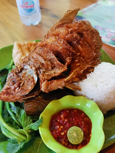 Nasi Tempong Indra