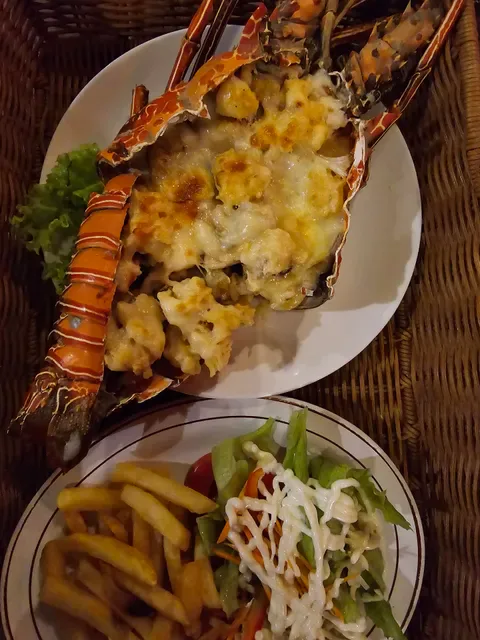 OUR'S Bar & Restaurant