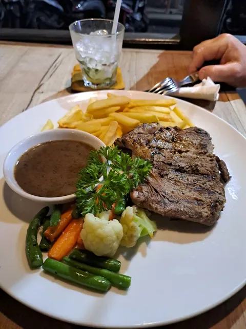 OUR'S Bar & Restaurant
