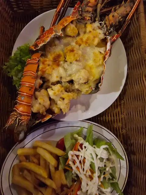 OUR'S Bar & Restaurant