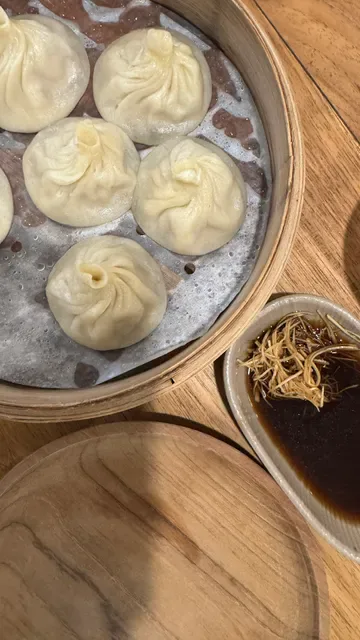 Papa Lee's Taiwan noodle & dumplings 台灣人的店