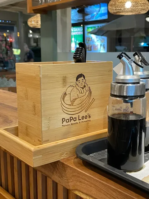 Papa Lee's Taiwan noodle & dumplings 台灣人的店