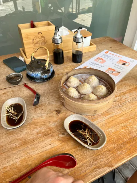 Papa Lee's Taiwan noodle & dumplings 台灣人的店