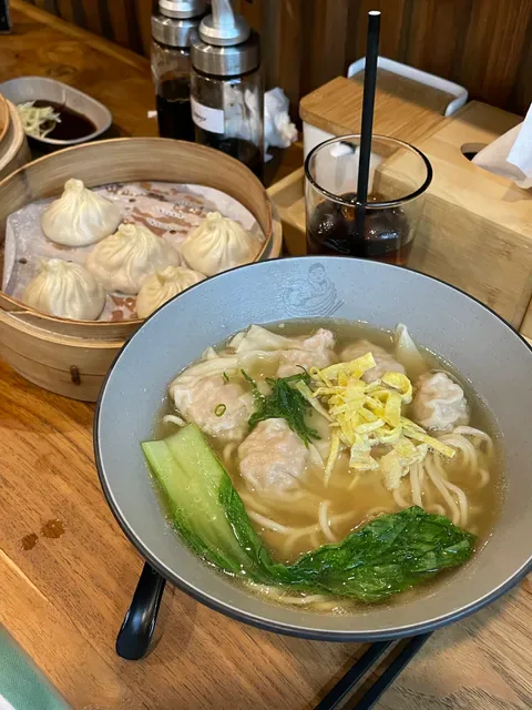 Papa Lee's Taiwan noodle & dumplings 台灣人的店