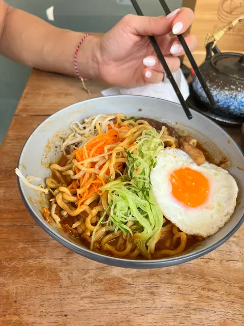 Papa Lee's Taiwan noodle & dumplings 台灣人的店