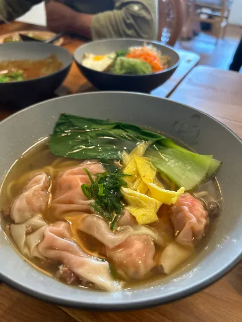 Papa Lee's Taiwan noodle & dumplings 台灣人的店