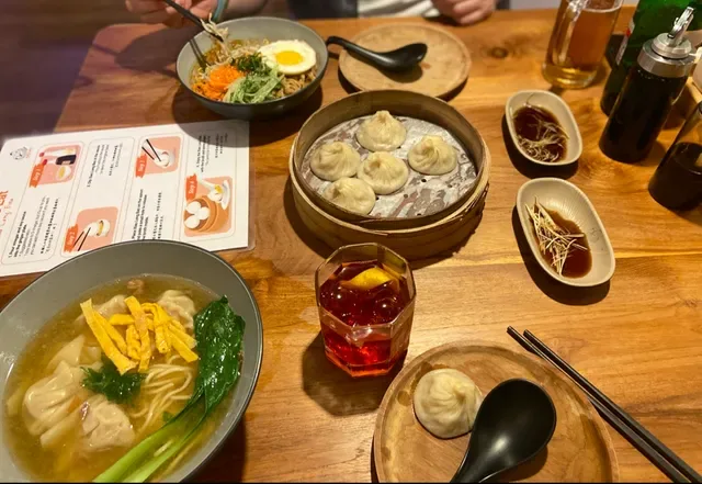Papa Lee's Taiwan noodle & dumplings 台灣人的店