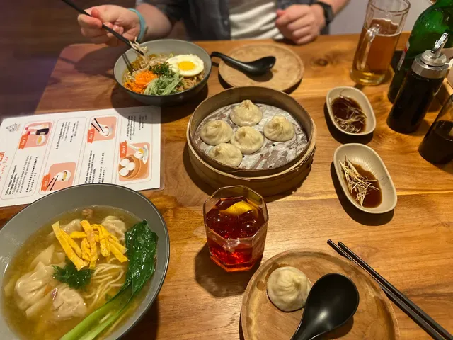 Papa Lee's Taiwan noodle & dumplings 台灣人的店