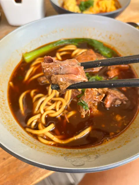 Papa Lee's Taiwan noodle & dumplings 台灣人的店