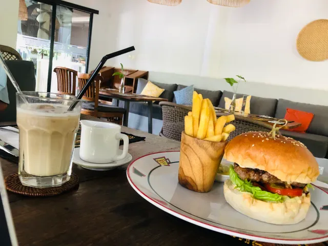 Papa's Beach Cafe