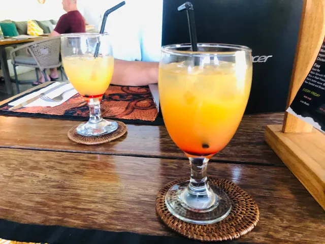 Papa's Beach Cafe
