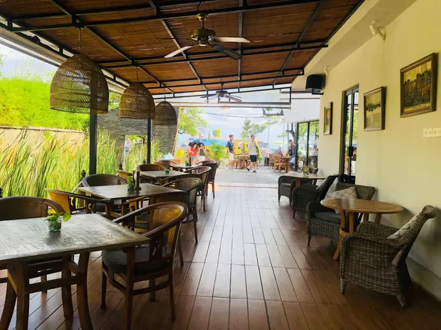 Papa's Beach Cafe