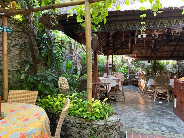 Poppies Restaurant