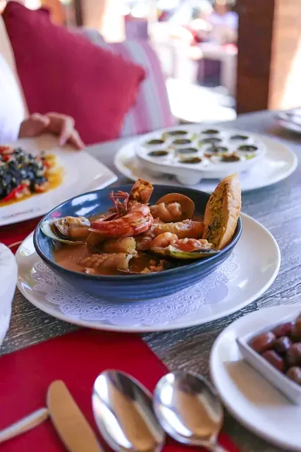 Rosso Vivo Dine & Lounge