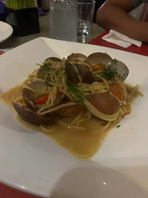 Rosso Vivo Dine & Lounge
