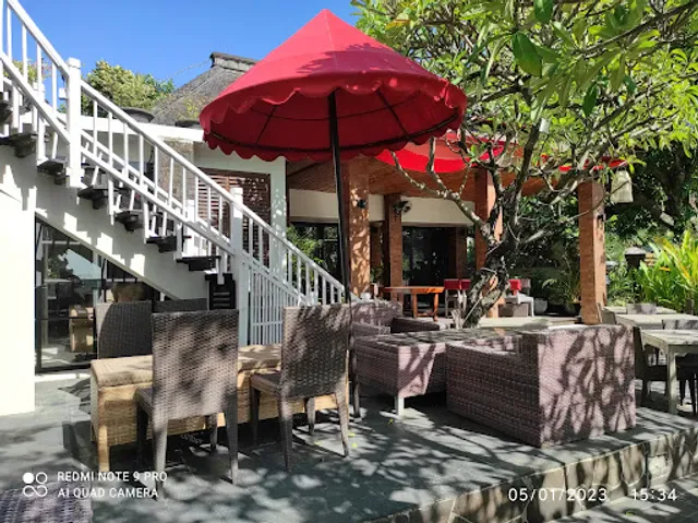 Rosso Vivo Dine & Lounge