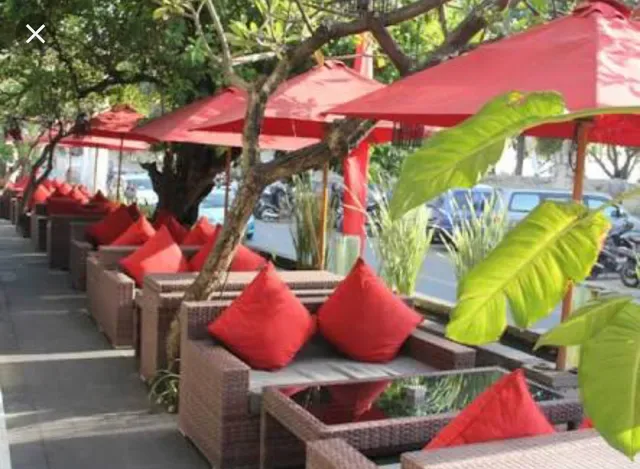 Rosso Vivo Dine & Lounge