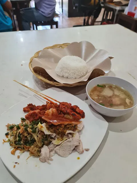 Rumah Makan Babi Guling Karya Rebo