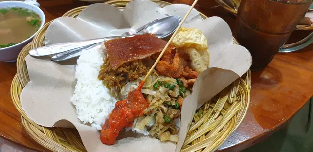 Rumah Makan Babi Guling Karya Rebo