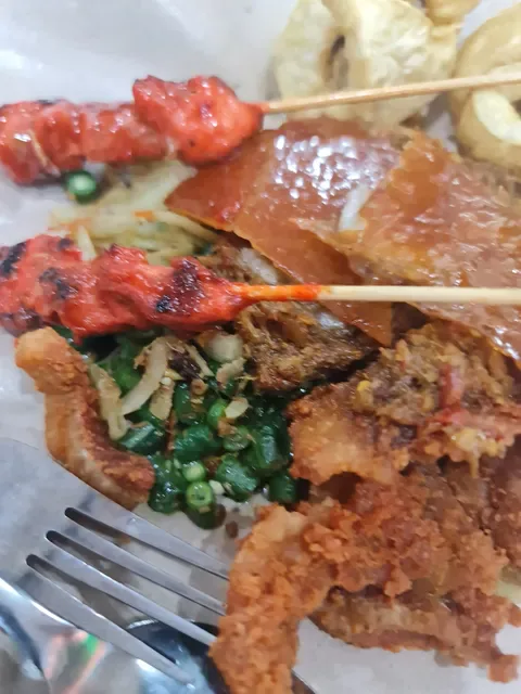 Rumah Makan Babi Guling Karya Rebo