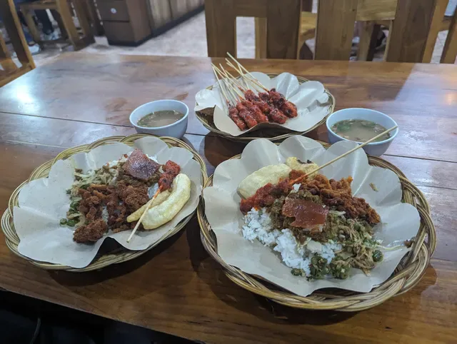 Rumah Makan Babi Guling Karya Rebo