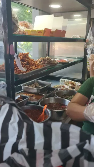 Rumah Makan Babi Guling Karya Rebo