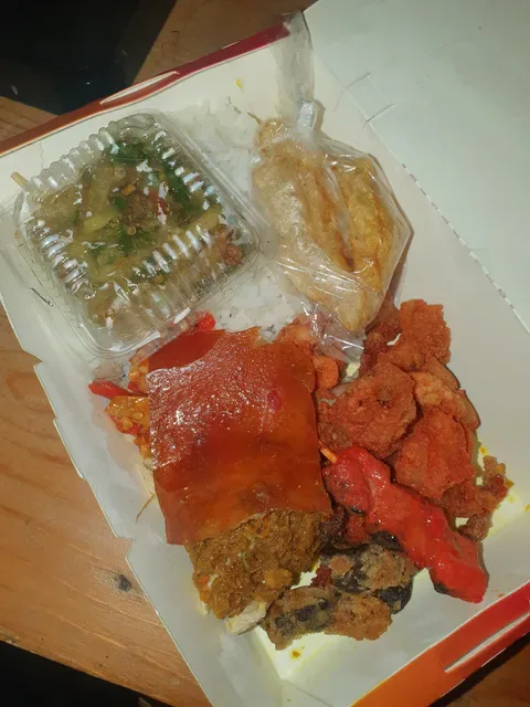 Rumah Makan Babi Guling Karya Rebo