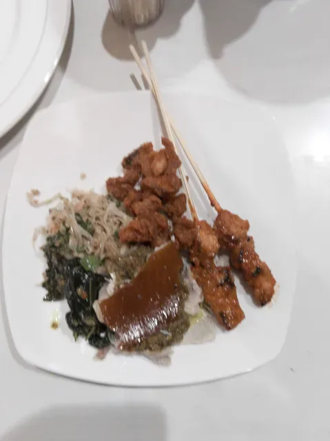 Rumah Makan Babi Guling Karya Rebo