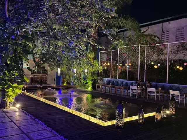 Shisha Cafe Sunset Road مطعم عربي/ شيشة(مطعم و مقهى شيشة)
